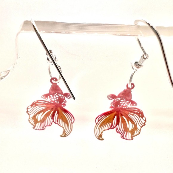 Red Beta Fish Earrings - Fish Bowl Earrings - Water Earrings - Picture 6 of 10